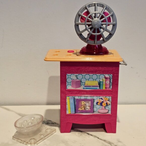 Barbie Dreamhouse Dollhouse Furniture Bundle (FFY84, 2015) - Picture 7 of 10